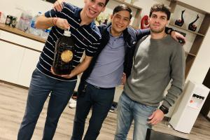 RƯỢU TÁO MÈO - “WHISKY” VIỆT NAM  - LÀM ĐẮM SAY DU KHÁCH NƯỚC NGOÀI RƯỢU TÁO MÈO - “WHISKY” VIỆT NAM  - LÀM ĐẮM SAY DU KHÁCH NƯỚC NGOÀI